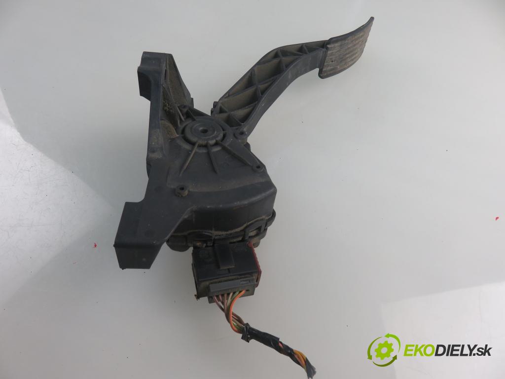 MITSUBISHI COLT VI (Z3_A, Z2_A) HB 2005 70,00 1.5 DI-D 95 R3 - OM 639.939 1493,00 Potenciometer plynu A4543000304 ; 6PV00886600 ; MN125792 (Pedál)