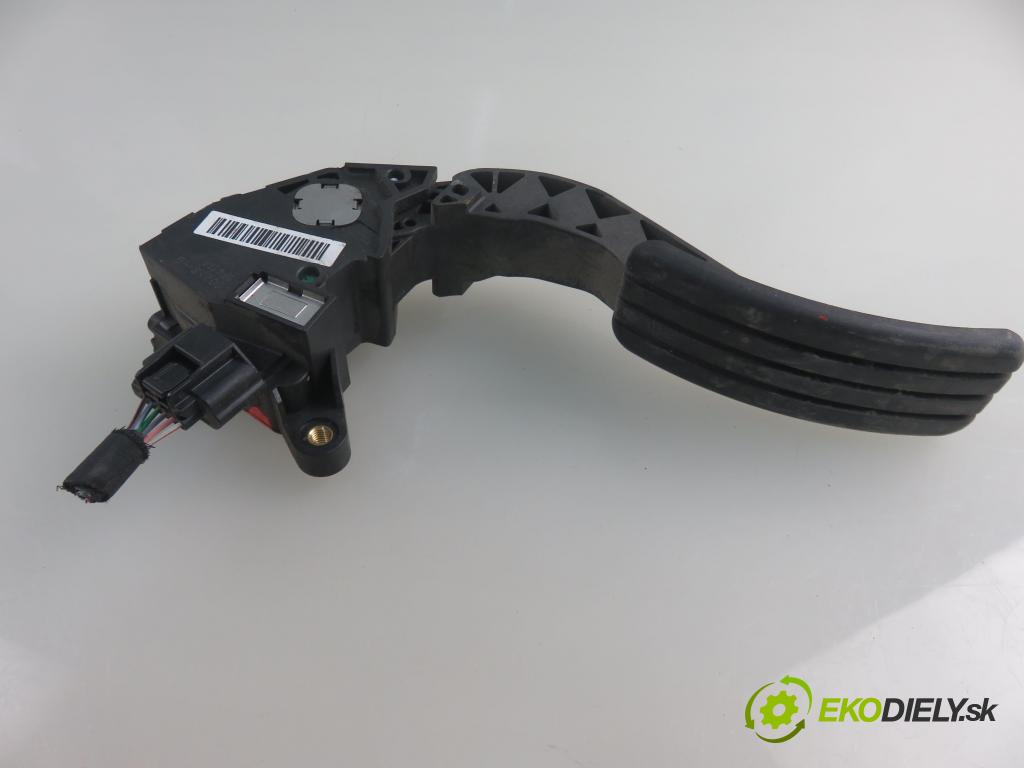 RENAULT MEGANE III liftback (BZ0/1_) HB 2011 96,00 1.9 dCi (BZ0N, BZ0J) - F9Q 870 1870,00 Potenciometer plynu 180020022R (Pedále)