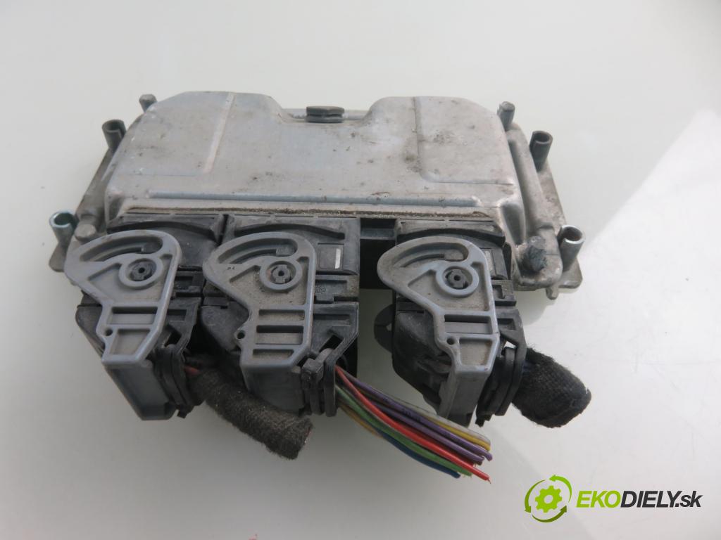 PEUGEOT 206 liftback (2A/C) HB 2004 80,00 1.6 16V - NFU (TU5JP4) 1587,00 Riadiaca jednotka Motor 0261207477 ; 9657499980 ; 9643218980