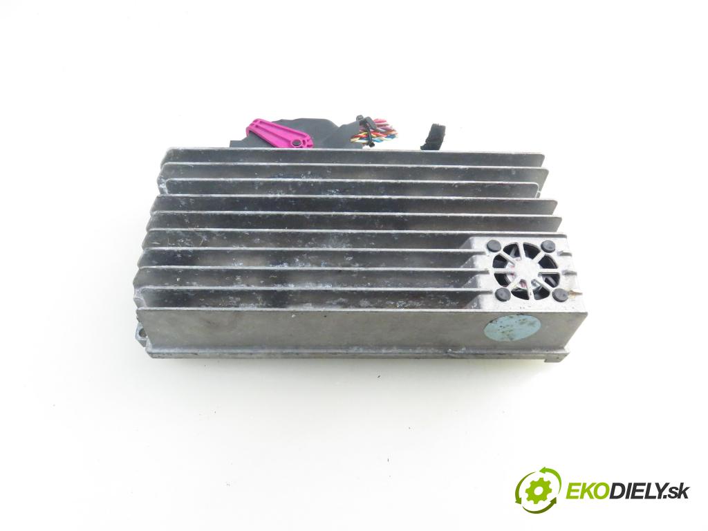 AUDI A5 (8T3) COUPE 2009 125,00 1.8 TFSI - CABD 1798,00 Zosilňovač 8T0035223M ; 8T0035223C (Zosilňovače)