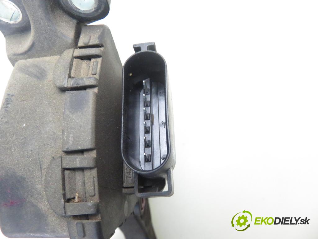 FORD FOCUS II Turnier (DA_, FFS, DS) KOMBI 2008 85,00 1.8 TDCi - KKDB 1753,00 Potenciometer plynu 4M519F836AK ; 6PV00864132 (Pedále)