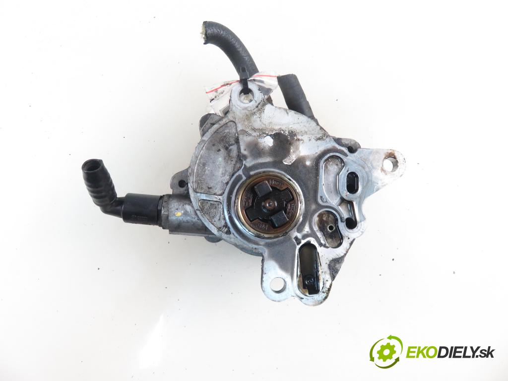 AUDI A3 (8P1) HB 2006 103,00 2.0 TDI PD 16V 140 1968,00 Pumpa vákuová 03G145209C
