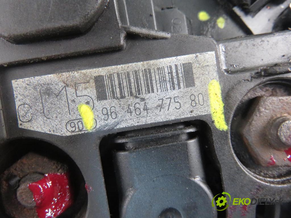 PEUGEOT PARTNER Skrzynia (5_, G_) FURGON 2004 66,00 2.0 HDi - RHY (DW10TD) 1997,00 Alternátor 9646477580 ; 0124525034 (Alternátor)