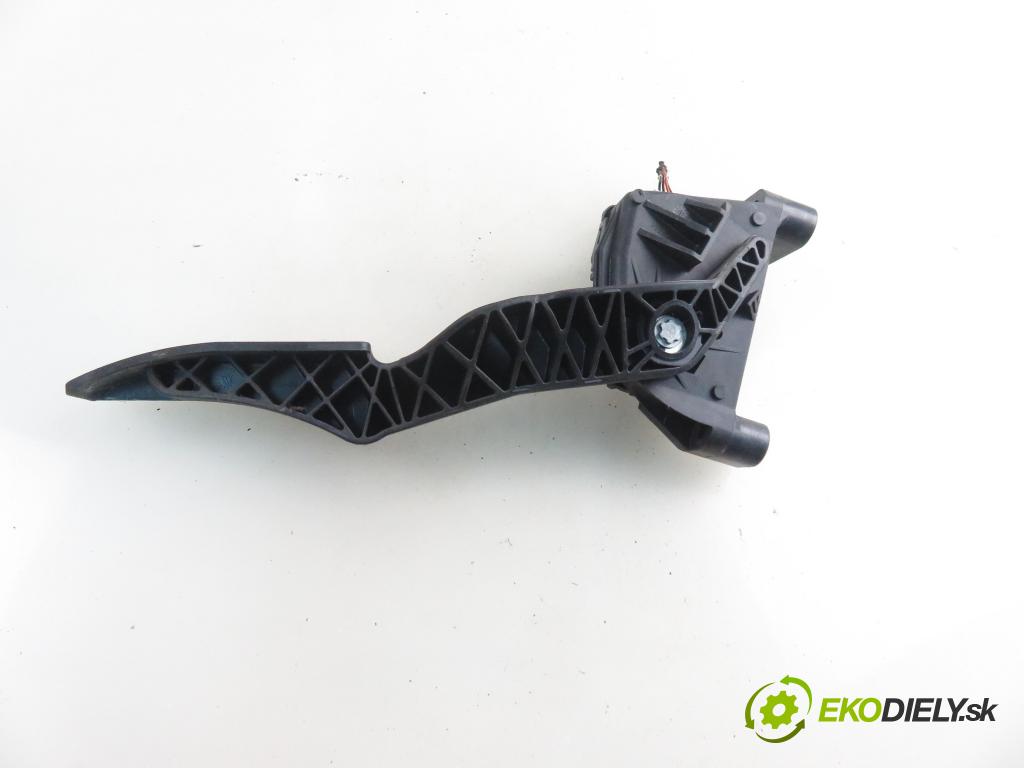 OPEL ZAFIRA B (A05) MINIVAN 2008 103,00 1.8 - Z 18 XER 1796,00 Potenciometer plynu 9202341BT ; 6PV00811400 (Pedál)