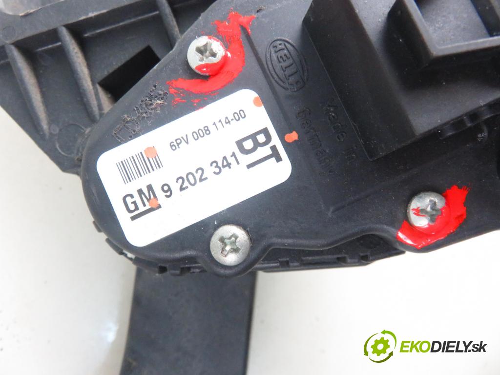 OPEL ZAFIRA B (A05) MINIVAN 2008 103,00 1.8 - Z 18 XER 1796,00 Potenciometer plynu 9202341BT ; 6PV00811400 (Pedál)