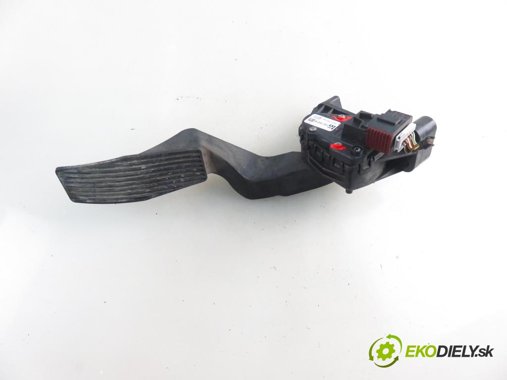 OPEL ZAFIRA B (A05) MINIVAN 2008 103,00 1.8 - Z 18 XER 1796,00 Potenciometer plynu 9202341BT ; 6PV00811400 (Pedál)