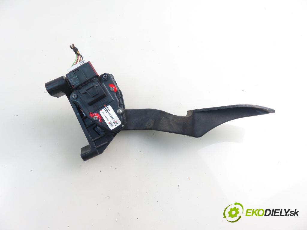 OPEL ZAFIRA B (A05) MINIVAN 2008 103,00 1.8 - Z 18 XER 1796,00 Potenciometer plynu 9202341BT ; 6PV00811400 (Pedál)