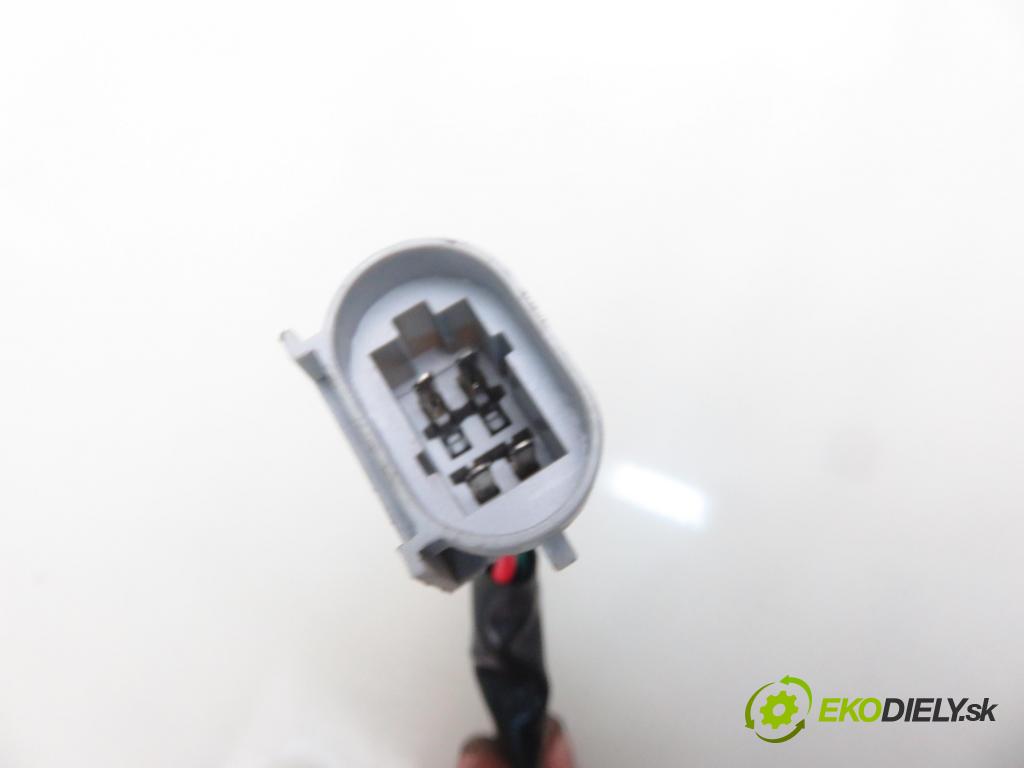 IVECO DAILY III skrzynia FURGON 2004 107,00 2.8 HPT 146 35 S 15 V, 35 C 15 V - 8140.43N 2798,00 spinačka  (Spínacia skrinka a kľúč)