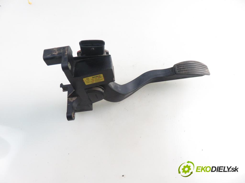 IVECO DAILY III skrzynia FURGON 2004 107,00 2.8 HPT 146 35 S 15 V, 35 C 15 V - 8140.43N 2798,00 Potenciometer plynu 0281002632 ; 504061734 (Pedál)