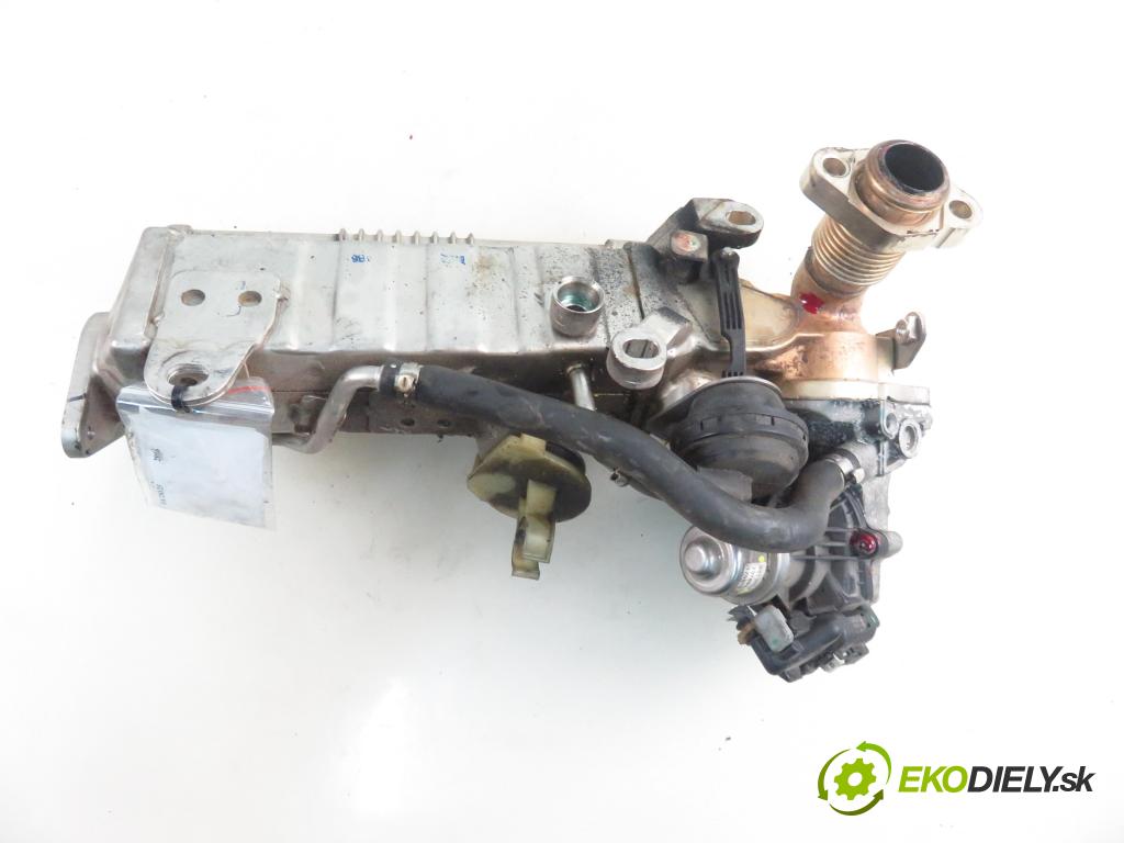 TOYOTA AVENSIS sedan (_T27_) SEDAN 2016 105,00 2.0 D-4D (WWT271_) - 2WW 1995,00 Chladič spalín 8573897 ; 8513132