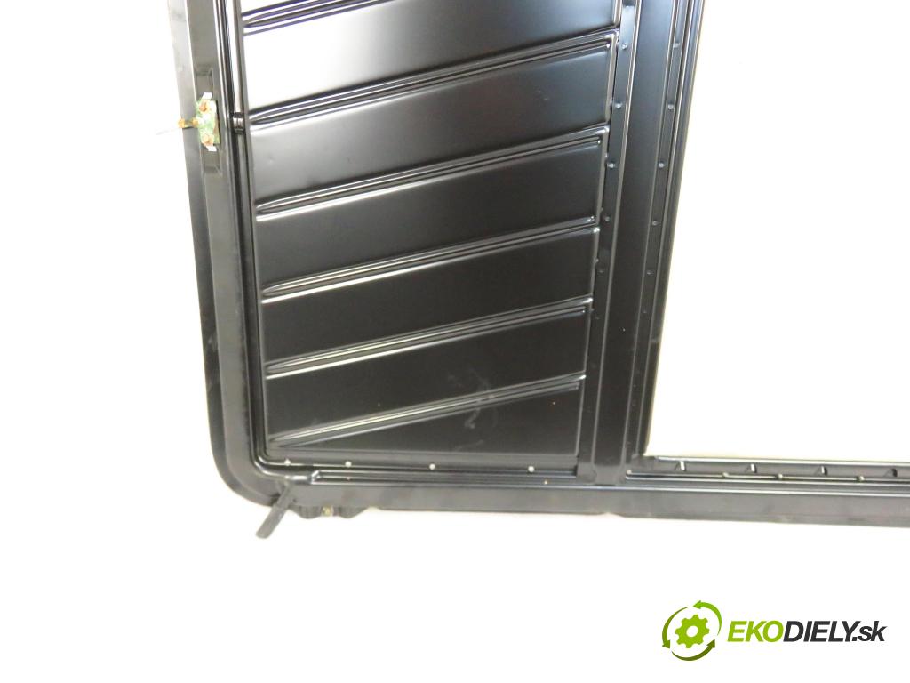 MERCEDES-BENZ Sedan (W124) SEDAN 1987 0,00 230 E (124.023) - M 102.982 2298,00 střešní okno  (Okna karoserie)