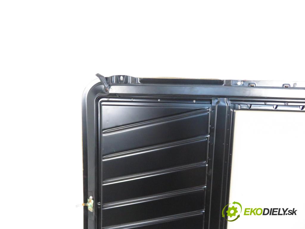 MERCEDES-BENZ Sedan (W124) SEDAN 1987 0,00 230 E (124.023) - M 102.982 2298,00 střešní okno  (Okna karoserie)