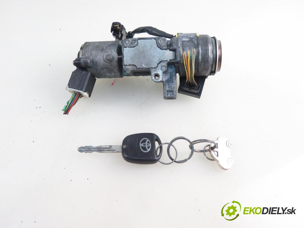 TOYOTA AVENSIS Kombi (_T25_) HB 2004 85,00 2.0 D-4D 116 - 1CD-FTV 1995,00 spinačka N05015178 ; 8978305010 (Spínacia skrinka a kľúč)