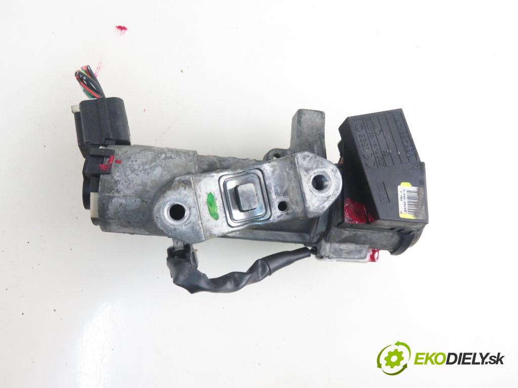 TOYOTA AVENSIS Kombi (_T25_) HB 2004 85,00 2.0 D-4D 116 - 1CD-FTV 1995,00 spinačka N05015178 ; 8978305010 (Spínacia skrinka a kľúč)