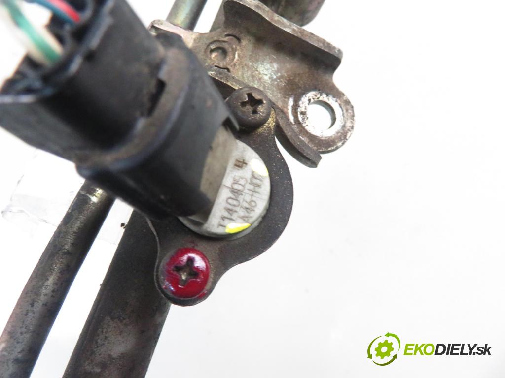 NISSAN MICRA II (K11) HB 2000 44,00 1.0 i 16V 998,00 Lišta vstrekovacia A46H02 (Vstrekovacia lišta)