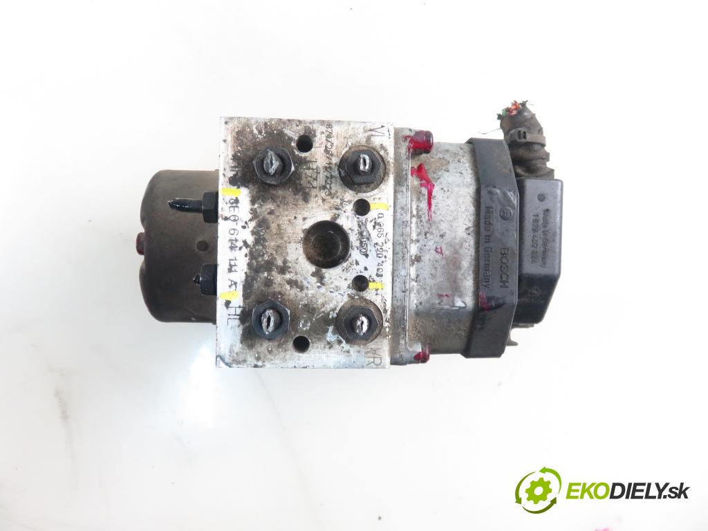 AUDI A6 (4B2, C5) SEDAN 1999 142,00 2.8 quattro - ACK 2771,00 Pumpa ABS 0273004284 ; 8E0614111A ; 0265220408 (Pumpa ABS)