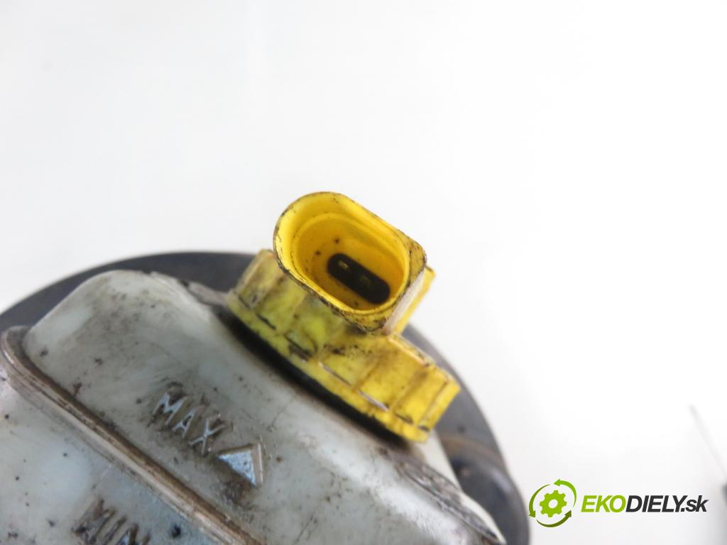 VW GOLF IV (1J1) HB 2001 66,00 1.9 TDI 90 - ALH 1896,00 Posilovač 1J1614105Q (Servočerpadlo, pumpa riadenia)