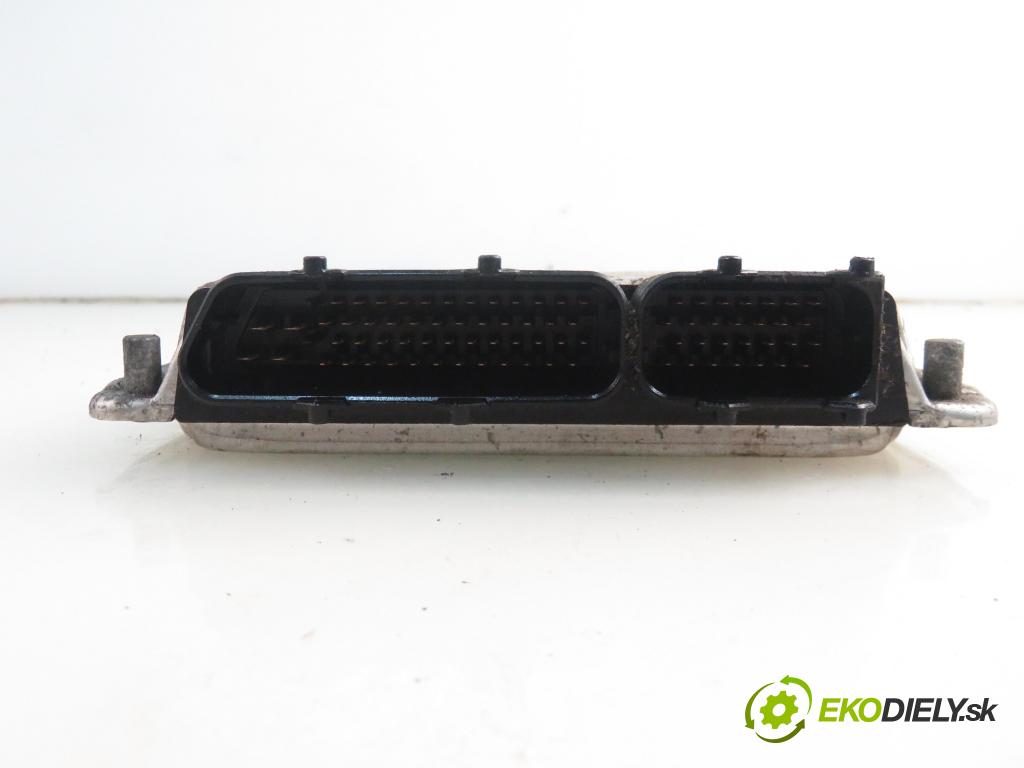 VW POLO (6N2) HB 2001 44,00 1.4 60 - AKK 1390,00 Riadiaca jednotka Motor 030906032AP ; 0261206751