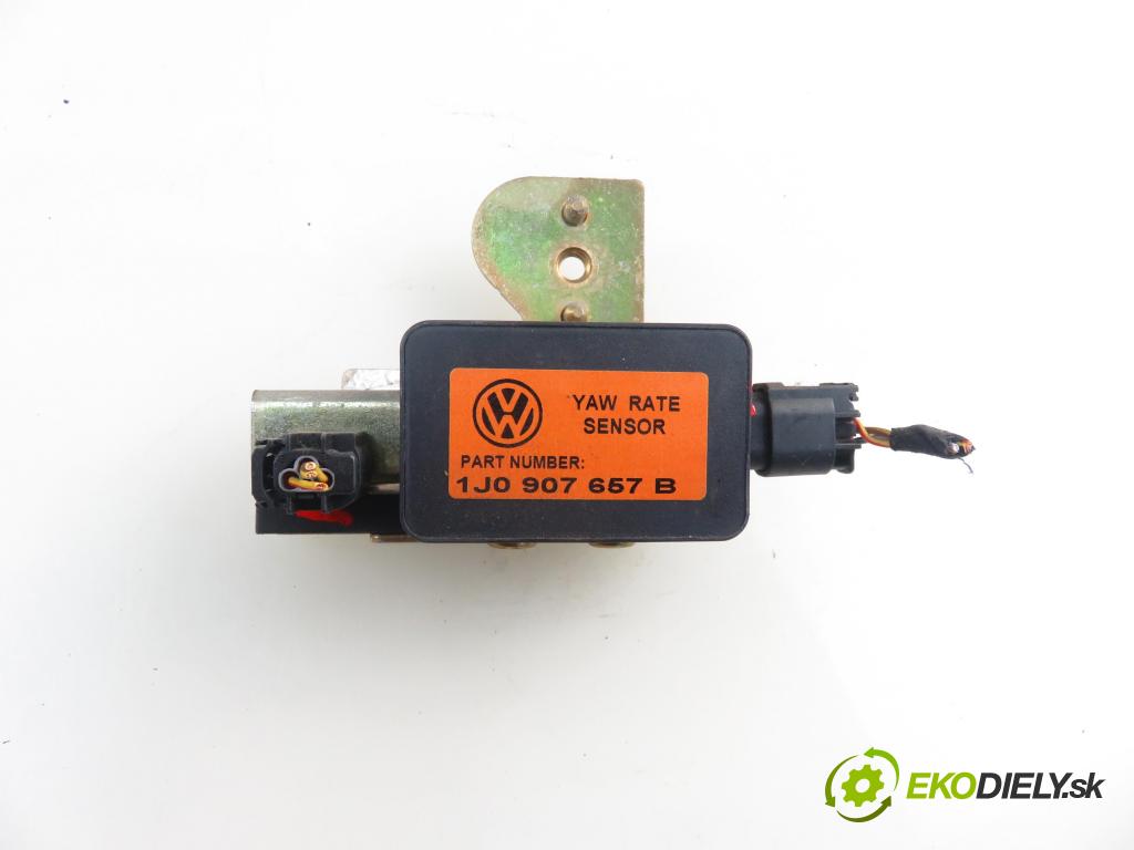 VW GOLF IV (1J1) HB 2001 66,00 1.9 TDI 90 - ALH 1896,00 snímač ESP 1J0907657B ; 10098001121 ; 1J0907651A