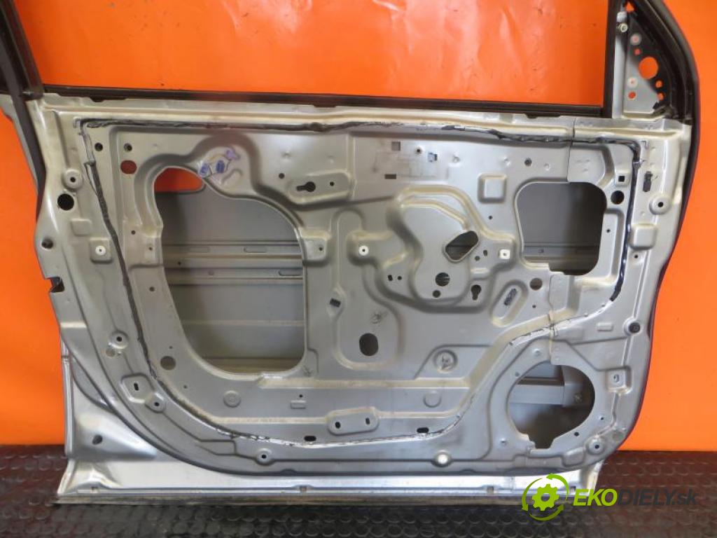 NISSAN X-TRAIL I (T30) 2.2 DI 4X4 YD22ETI manual 4X4 84 kW 114 km  dveře LP  (Dveře)