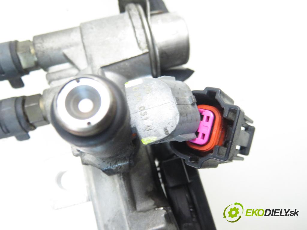 VW GOLF IV (1J1) HB 2001 55,00 1.4 16V - AXP 1390,00 Lišta vstrekovacia 036133319AA ; 036031G ; IWP092 (Vstrekovacia lišta)