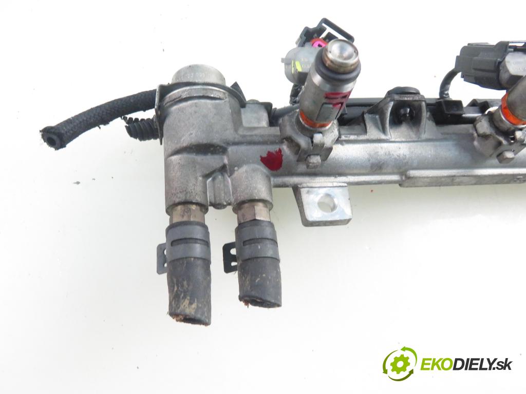 VW GOLF IV (1J1) HB 2001 55,00 1.4 16V - AXP 1390,00 Lišta vstrekovacia 036133319AA ; 036031G ; IWP092 (Vstrekovacia lišta)