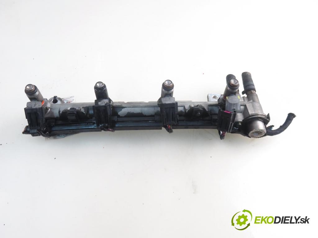 VW GOLF IV (1J1) HB 2001 55,00 1.4 16V - AXP 1390,00 Lišta vstrekovacia 036133319AA ; 036031G ; IWP092 (Vstrekovacia lišta)