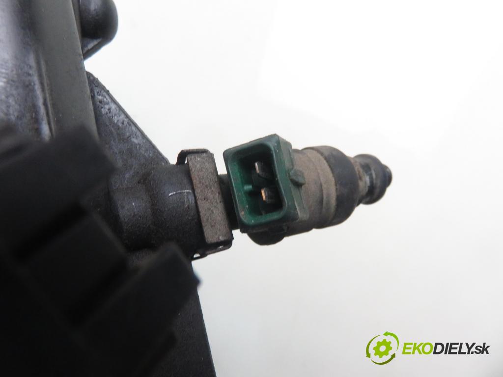 VW GOLF IV (1J1) HB 1999 74,00 1.6 - AKL 1595,00 Lišta vstrekovacia 037906031AA ; 06A133317A (Vstrekovacia lišta)