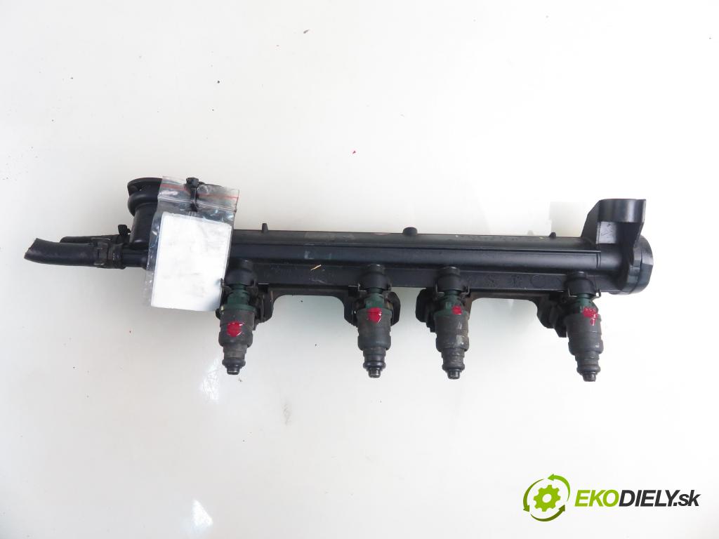 VW GOLF IV (1J1) HB 1999 74,00 1.6 - AKL 1595,00 Lišta vstrekovacia 037906031AA ; 06A133317A (Vstrekovacia lišta)