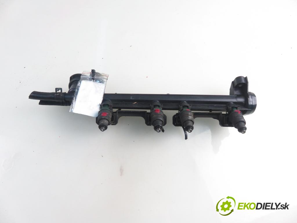 VW GOLF IV (1J1) HB 1999 74,00 1.6 - AKL 1595,00 Lišta vstrekovacia 037906031AA ; 06A133317A (Vstrekovacia lišta)