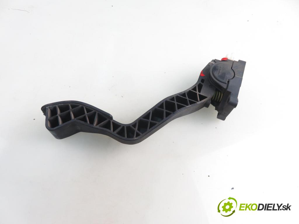 PEUGEOT 307 (3A/C) HB 2002 80,00 1.6 HDi 110 1560,00 Potenciometer plynu 0280752251 ; 9645702180 (Pedál)