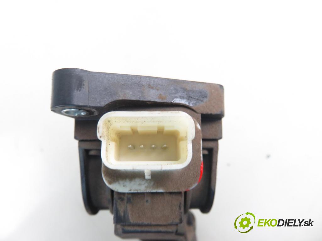 PEUGEOT 307 (3A/C) HB 2002 80,00 1.6 HDi 110 1560,00 Potenciometer plynu 0280752251 ; 9645702180 (Pedál)