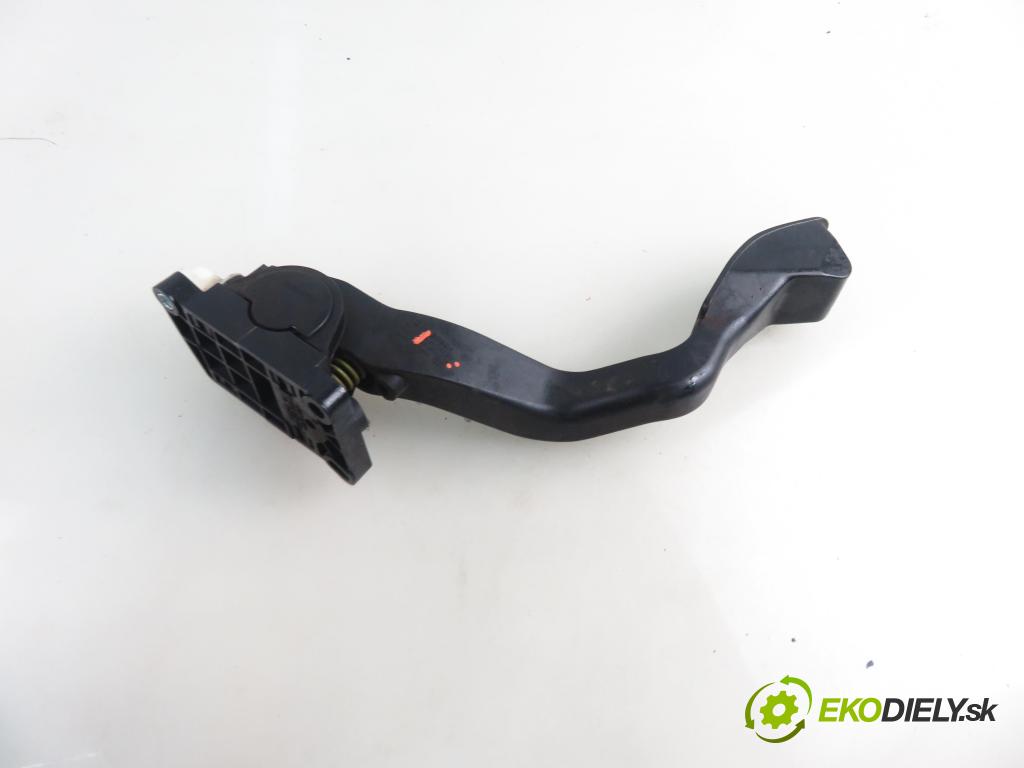 PEUGEOT 307 (3A/C) HB 2002 80,00 1.6 HDi 110 1560,00 Potenciometer plynu 0280752251 ; 9645702180 (Pedál)