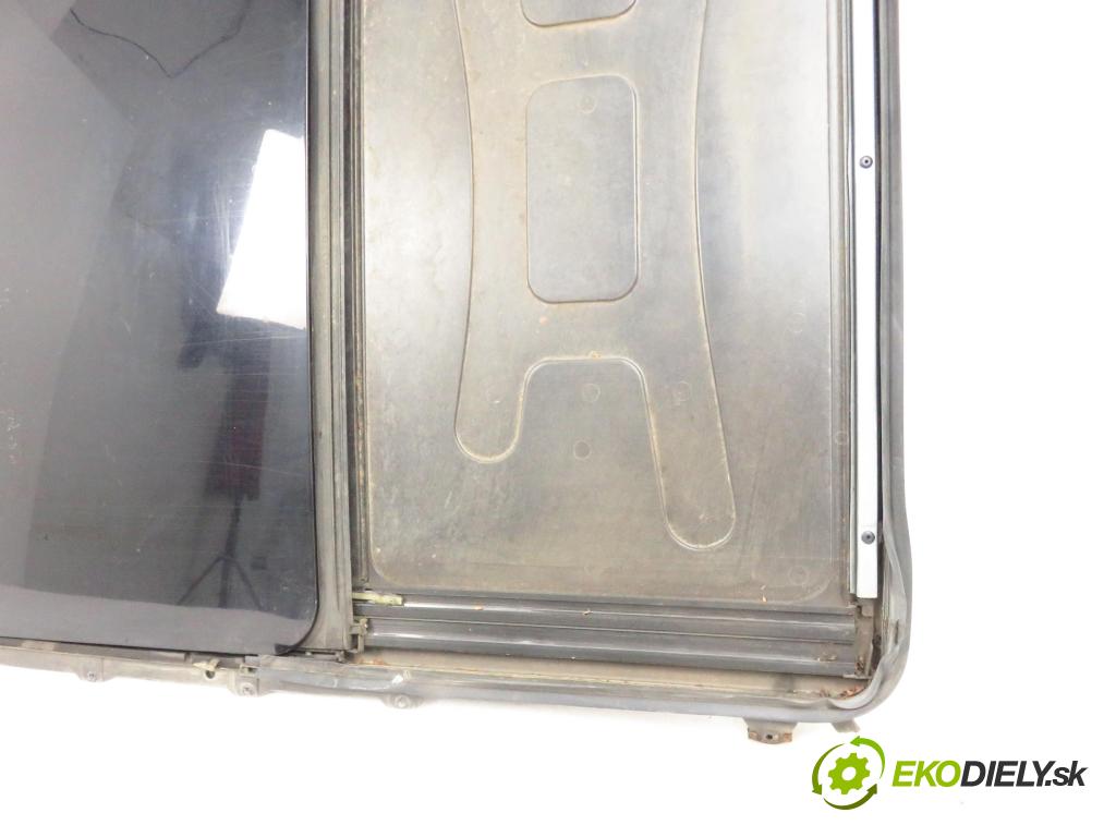 BMW 3 (E36) SEDAN 1995 75,00 316 i 102 - M43 B16 1596,00 střešní okno 8361374 (Okna karoserie)