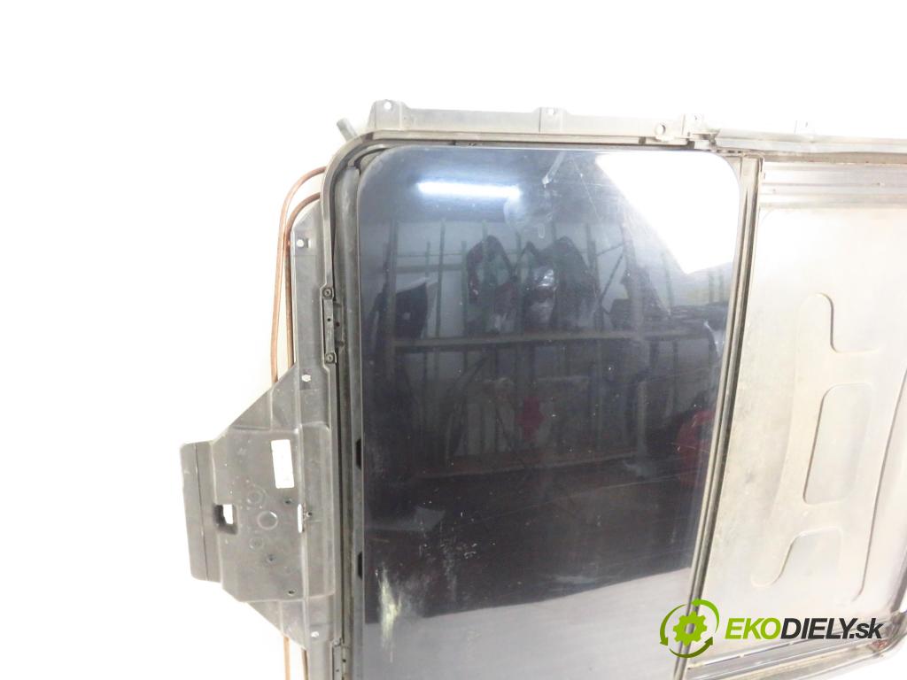 BMW 3 (E36) SEDAN 1995 75,00 316 i 102 - M43 B16 1596,00 střešní okno 8361374 (Okna karoserie)