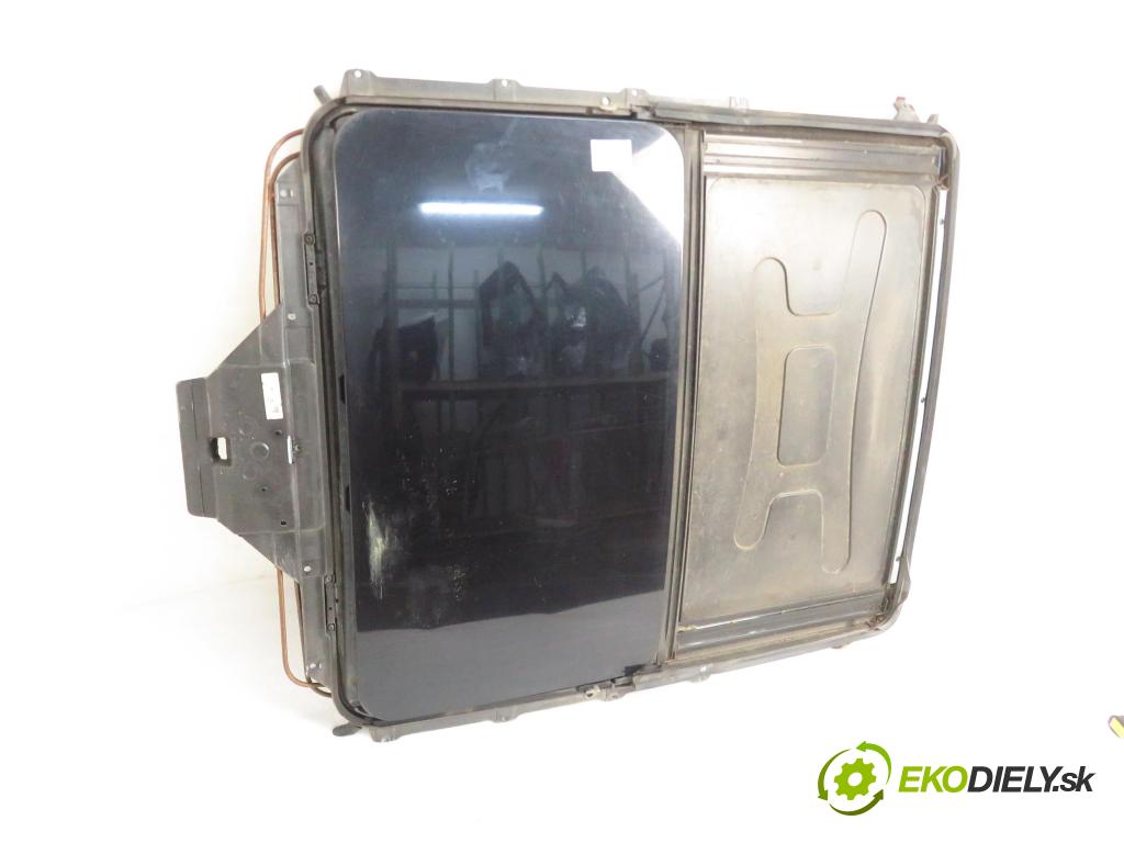 BMW 3 (E36) SEDAN 1995 75,00 316 i 102 - M43 B16 1596,00 střešní okno 8361374 (Okna karoserie)