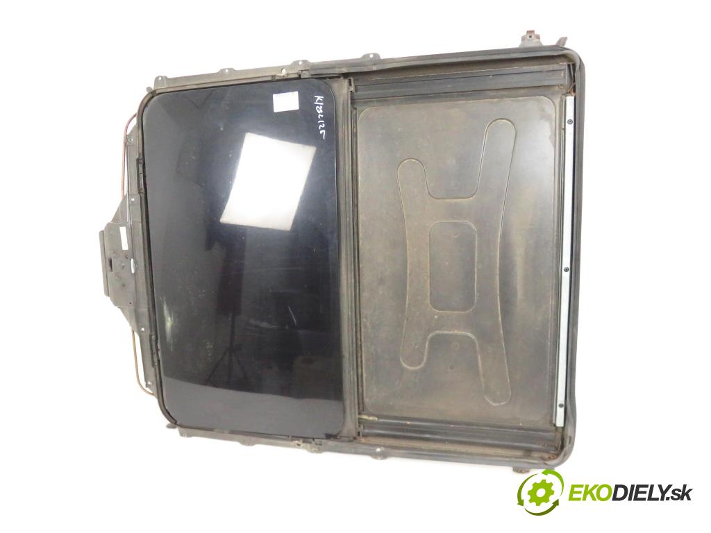 BMW 3 (E36) SEDAN 1995 75,00 316 i 102 - M43 B16 1596,00 střešní okno 8361374 (Okna karoserie)