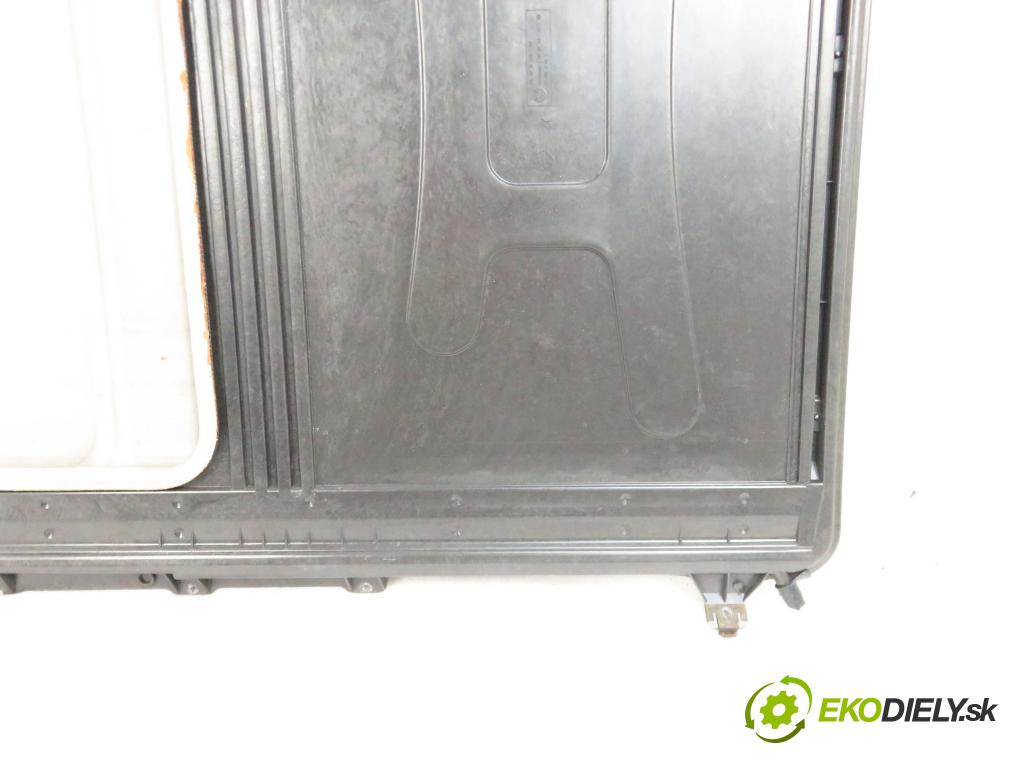 BMW 3 (E36) SEDAN 1995 75,00 316 i 102 - M43 B16 1596,00 střešní okno 8361374 (Okna karoserie)