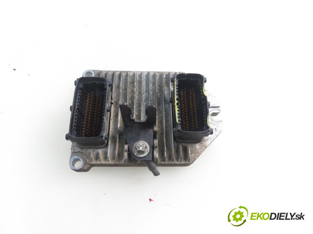 OPEL VECTRA B (J96) SEDAN 2001 85,00 1.8 i 16V - X 18 XE1 1796,00 Riadiaca jednotka Motor 09158689 ; 5WK9154 ; S0100208