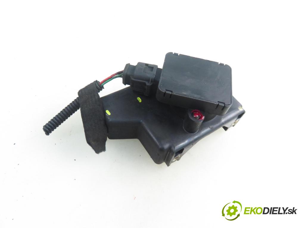 PEUGEOT 607 (9D, 9U) SEDAN 2000 98,00 2.2 HDI - 4HX (DW12TED4/FAP) 2179,00 Potenciometer plynu 9639779180 (Pedál)