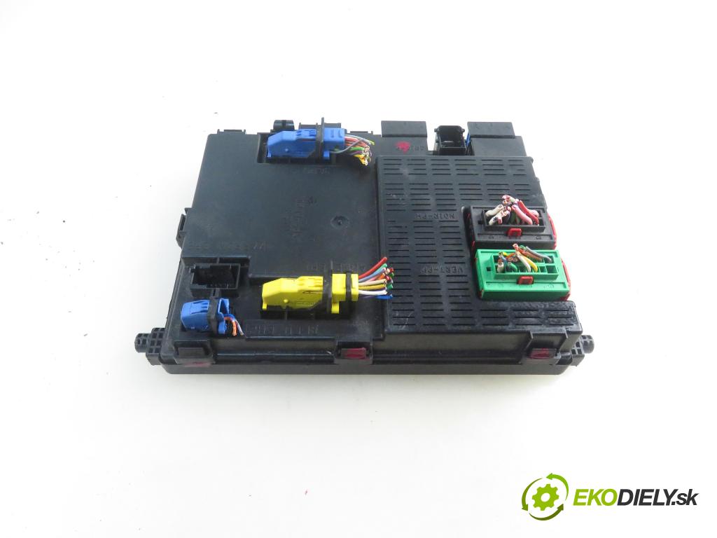 PEUGEOT 406 Break (8E/F) KOMBI 2005 100,00 2.0 16V 136 - RFN (EW10J4) 1997,00 MODUL BSI 9646941280 ; 73008912