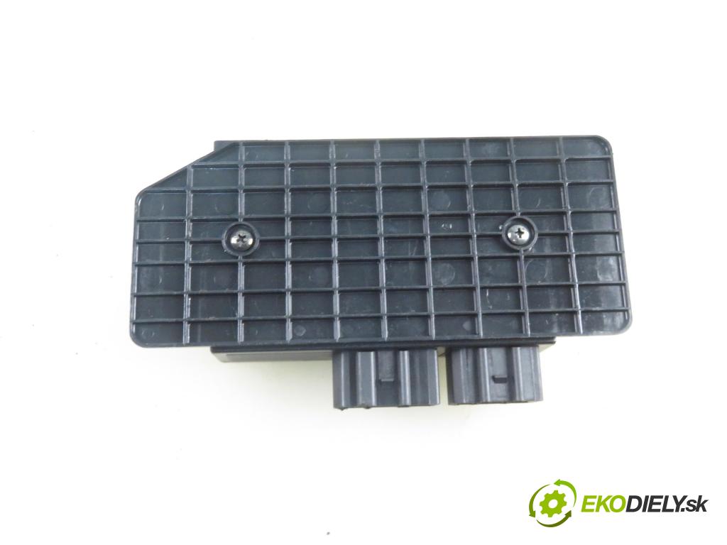 VW PASSAT B5.5 Variant (3B6) KOMBI 2001 96,00 1.9 TDI PD 130 - AVF 1896,00 MODUL komfortu 1C0959799B