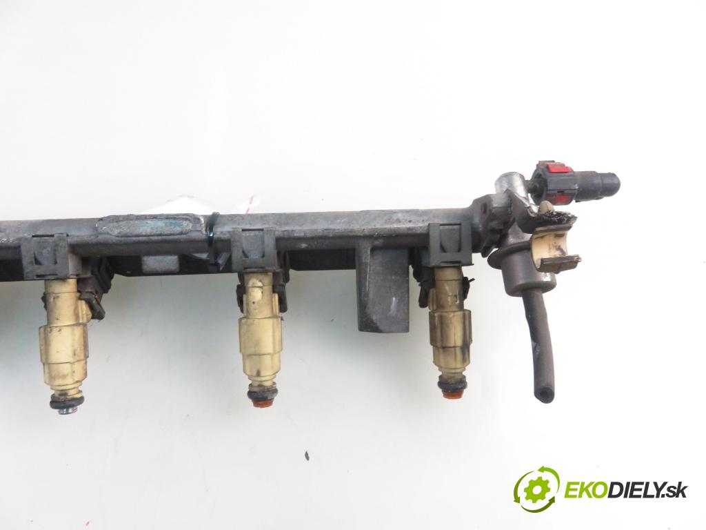 FORD FOCUS Turnier (DNW) KOMBI 2000 96,00 2.0 16V - EDDF 1988,00 Lišta vstrekovacia 98AG14A390DB ; 0280155320 (Vstrekovacia lišta)