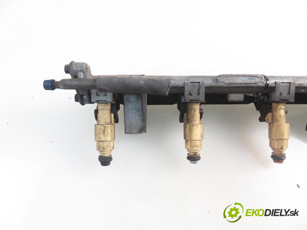 FORD FOCUS Turnier (DNW) KOMBI 2000 96,00 2.0 16V - EDDF 1988,00 Lišta vstrekovacia 98AG14A390DB ; 0280155320 (Vstrekovacia lišta)