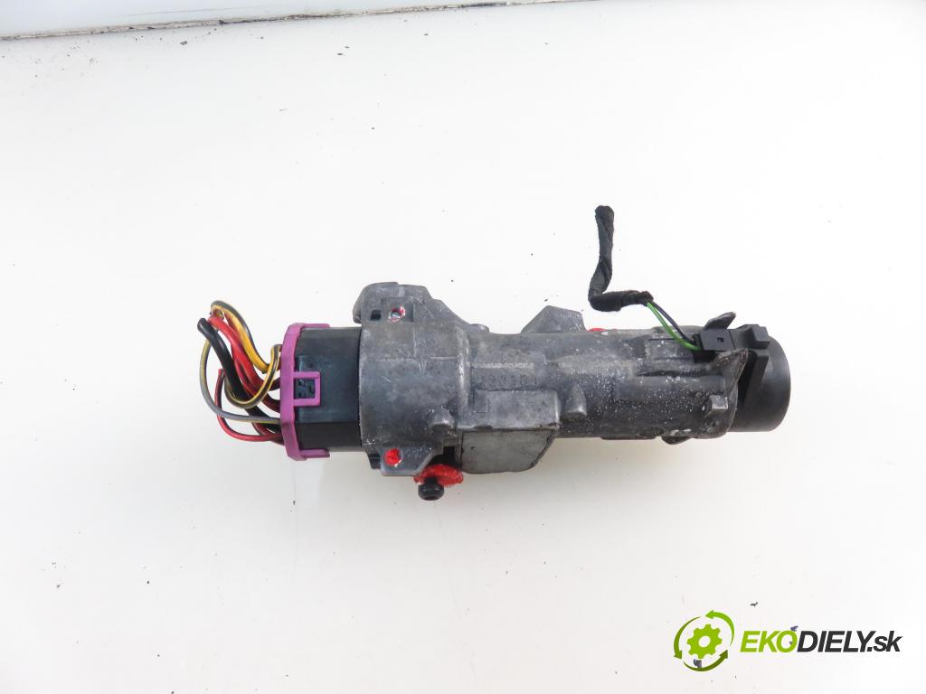 VW PASSAT B5.5 Variant (3B6) KOMBI 2001 96,00 1.9 TDI PD 130 - AVF 1896,00 spinačka 4B0905851C (Spínacia skrinka a kľúč)