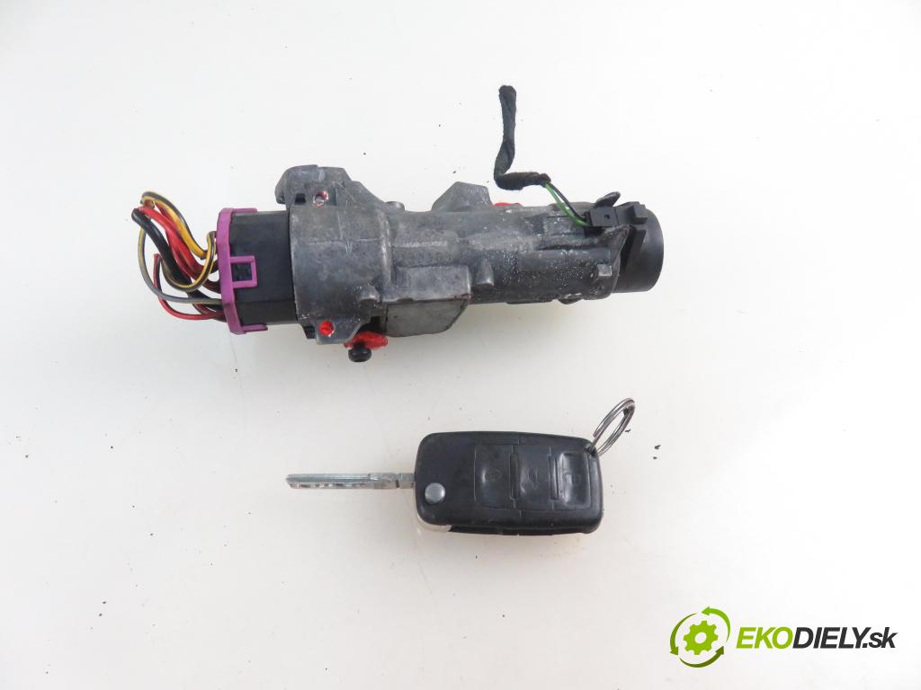 VW PASSAT B5.5 Variant (3B6) KOMBI 2001 96,00 1.9 TDI PD 130 - AVF 1896,00 spinačka 4B0905851C (Spínacia skrinka a kľúč)