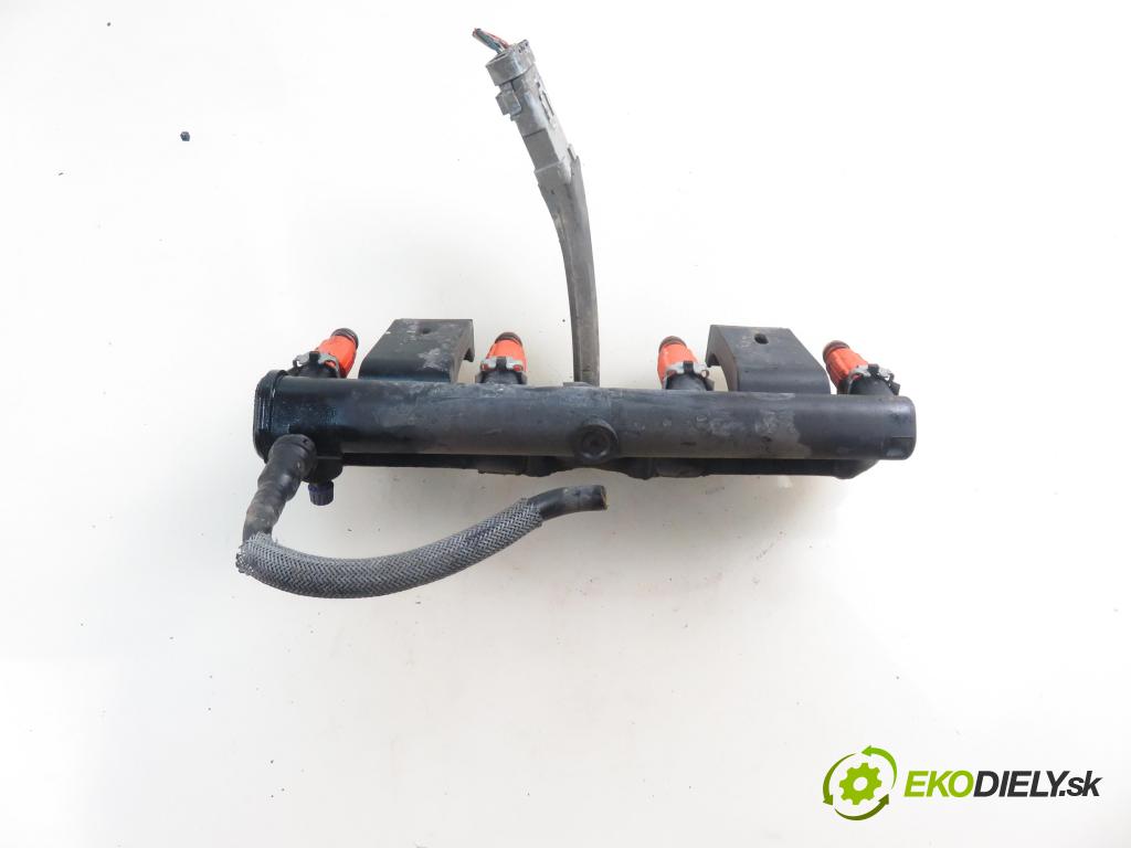 PEUGEOT 206 liftback (2A/C) HB 2004 80,00 1.6 16V - NFU (TU5JP4) 1587,00 Lišta vstrekovacia 9650764780 (Vstrekovacia lišta)