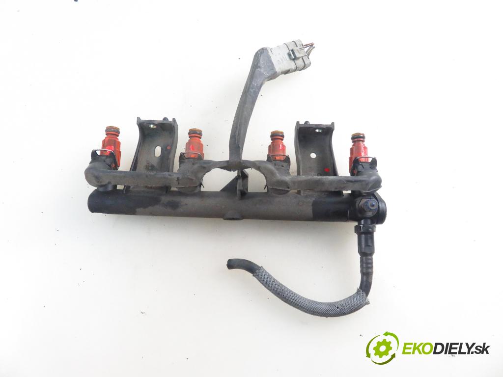 PEUGEOT 206 liftback (2A/C) HB 2004 80,00 1.6 16V - NFU (TU5JP4) 1587,00 Lišta vstrekovacia 9650764780 (Vstrekovacia lišta)