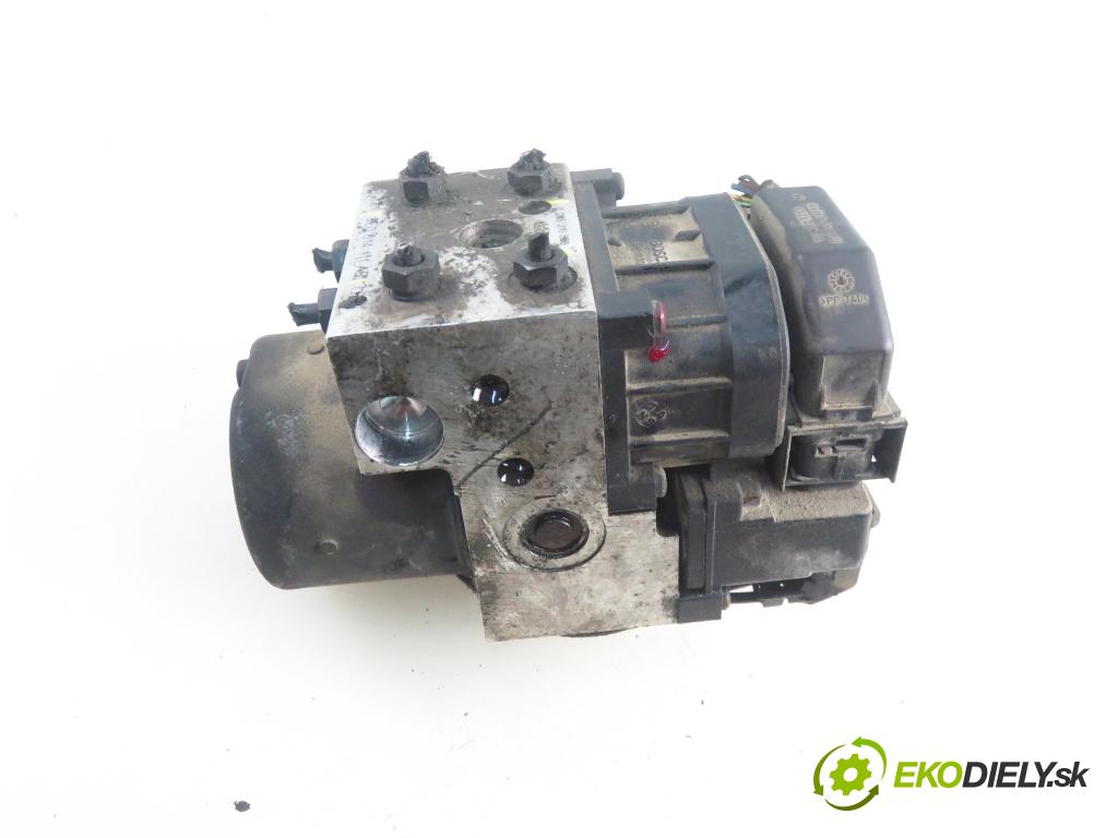 AUDI A4 Avant (8D5, B5) KOMBI 1999 81,00 1.9 TDI - AVG 1896,00 pumpa ABS 8E0614111AB ; 0273004281 ; 0265216559 (Pumpy brzdové)