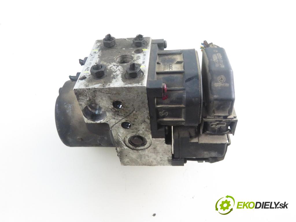 AUDI A4 Avant (8D5, B5) KOMBI 1999 81,00 1.9 TDI - AVG 1896,00 pumpa ABS 8E0614111AB ; 0273004281 ; 0265216559 (Pumpy brzdové)